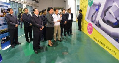 图2：2016.10刘延东副总理访问韩国三级片
，与樊明武院士探讨质子治疗装备研发情况_meitu_2